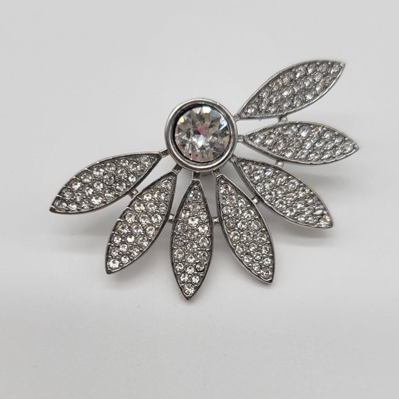 Burberry Mismatch Crystal Floral Dangle and Stud Set, Signed, NWT and Dust Bag - Picture 6 of 11